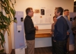 Vor der Vitrine