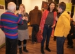 Mitwirkende und Besucher im Gespräch