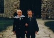 Mit dem Enkel vor der Todesangst-Christi-Kapelle in der KZ-Gedenkstätte Dachau (2000)