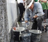 Gunter Demnig 2015 in Dachau